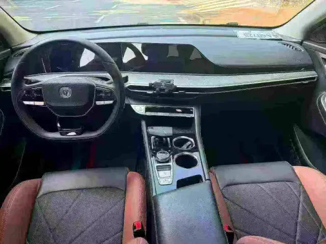 Changan Eado — Фото автомобиля 4