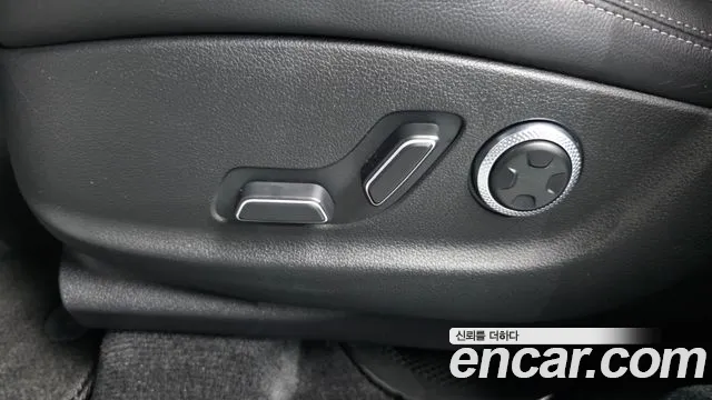 Genesis GV70 2.5T Бензин 2WD — Фото автомобиля 26