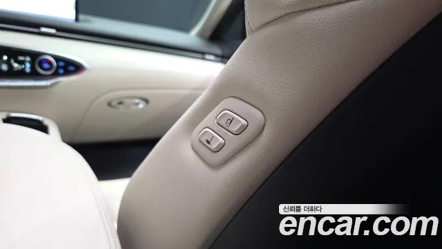 Genesis GV70 2.5T Бензин 2WD — Фото автомобиля 28