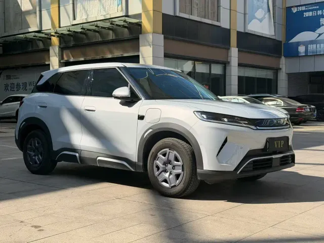 BYD Yuan UP — Фото автомобиля 6