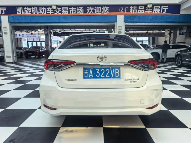 Toyota Corolla — Фото автомобиля 5