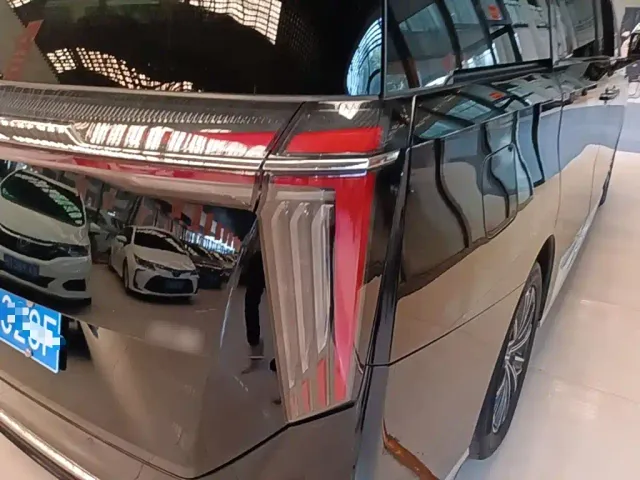 GAC Trumpchi M8 — Фото автомобиля 7