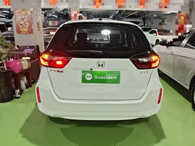 Honda Fit — Фото автомобиля 5