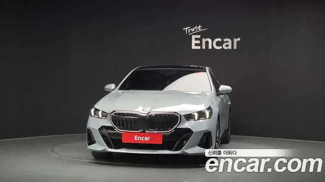 BMW 5 Series G60 — Фото автомобиля 3
