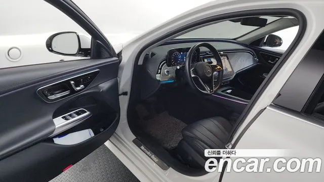 Mercedes-Benz E-Class — Фото автомобиля 8