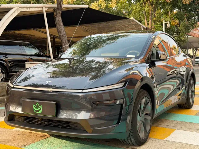 Фотография автомобиля — Tesla Model Y