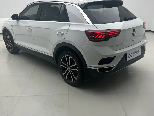 Volkswagen T-Roc — Фото автомобиля 6