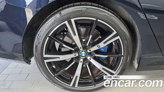 BMW 5-Series 5 серия (G60) 530i xDrive M Sport — Фото автомобиля 4