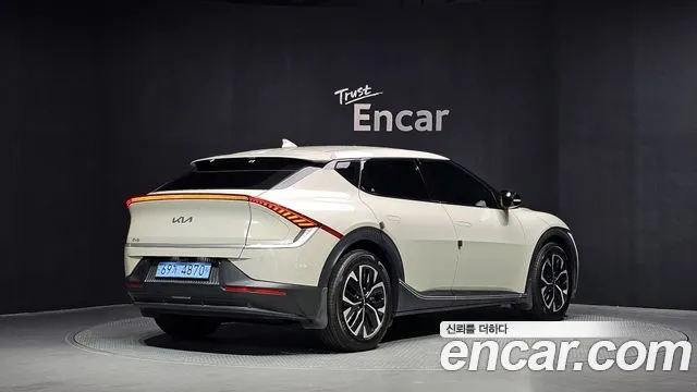 Kia EV6 — Фото автомобиля 2