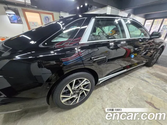 Hyundai Grandeur Grandeur (GN7) 2.5 Бензин 2WD — Фото автомобиля 3