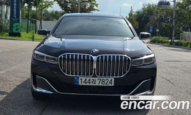 BMW 7 Series — Фото автомобиля 3