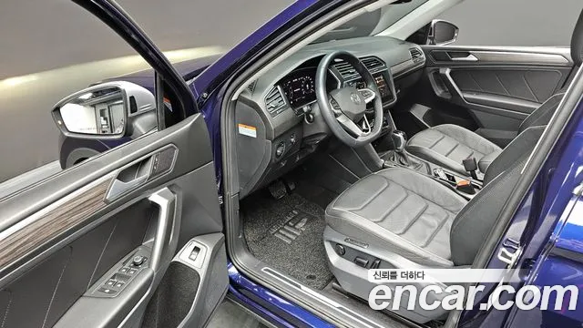 Volkswagen Tiguan — Фото автомобиля 12
