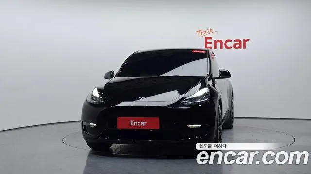 Tesla Model Y — Фото автомобиля 3