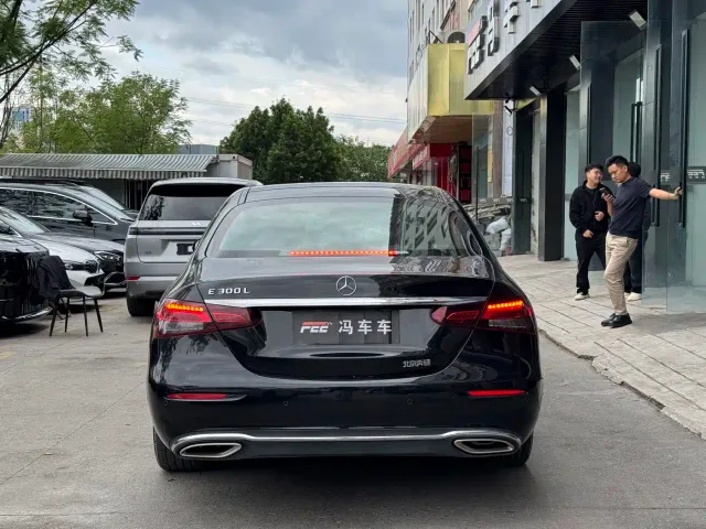 Mercedes-Benz E-Class — Фото автомобиля 14
