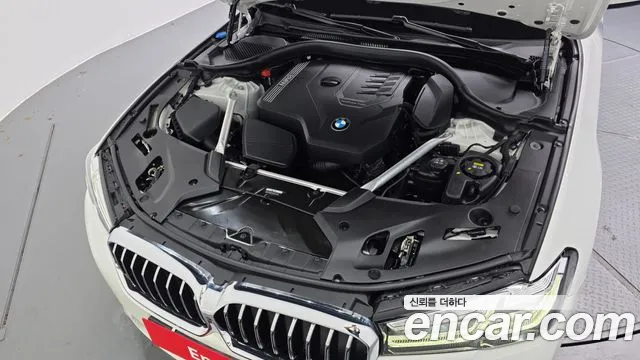 BMW 5 Series G30 — Фото автомобиля 9