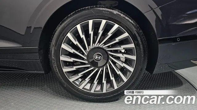 Hyundai Grandeur Grandeur (GN7) 2.5 Бензин 2WD — Фото автомобиля 5
