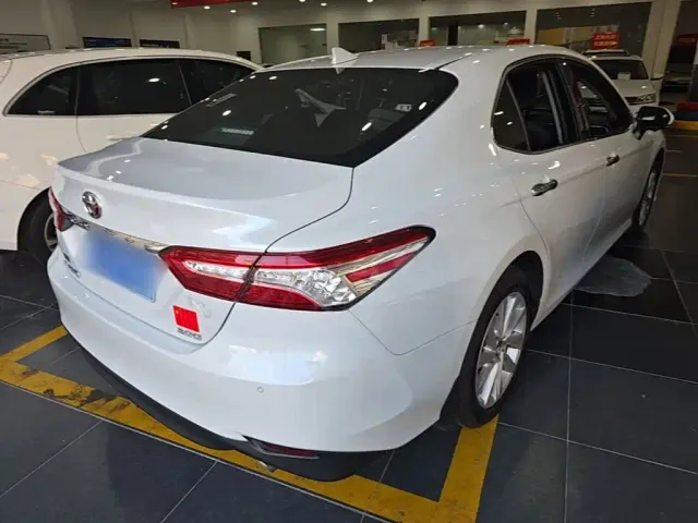 Toyota Camry — Фото автомобиля 6