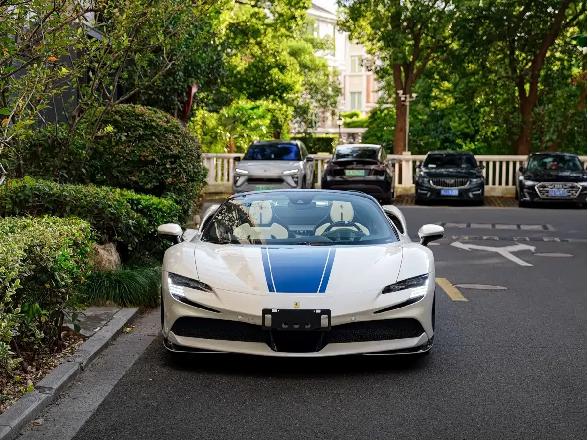Ferrari SF90 2021 3.9T V8 Spider — Фото автомобиля 2