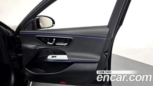 Mercedes-Benz E-Class — Фото автомобиля 22
