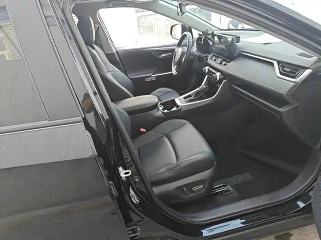 Toyota Wildlander — Фото автомобиля 24