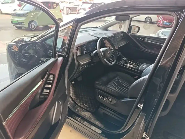 GAC Trumpchi M8 — Фото автомобиля 15