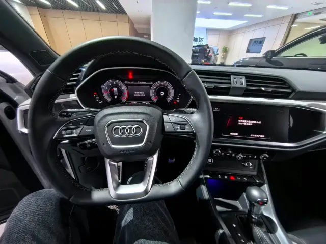 Audi Q3 — Фото автомобиля 7