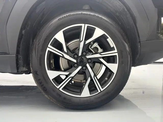 Geely Boyue L — Фото автомобиля 9