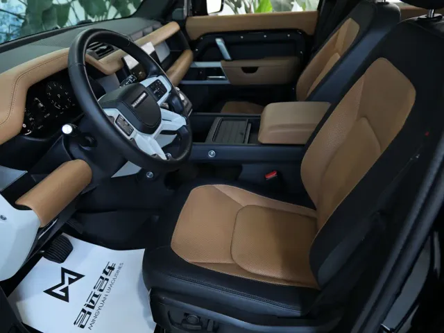 Land Rover Defender — Фото автомобиля 6