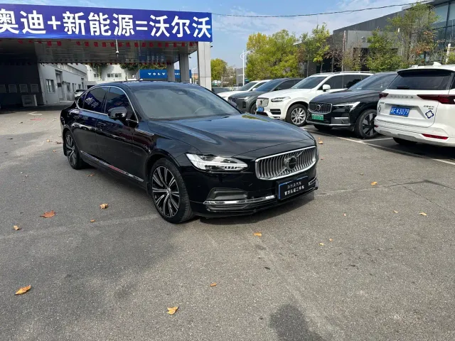 Volvo S90 — Фото автомобиля 3