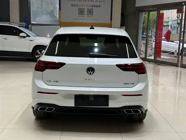 Volkswagen Golf — Фото автомобиля 5
