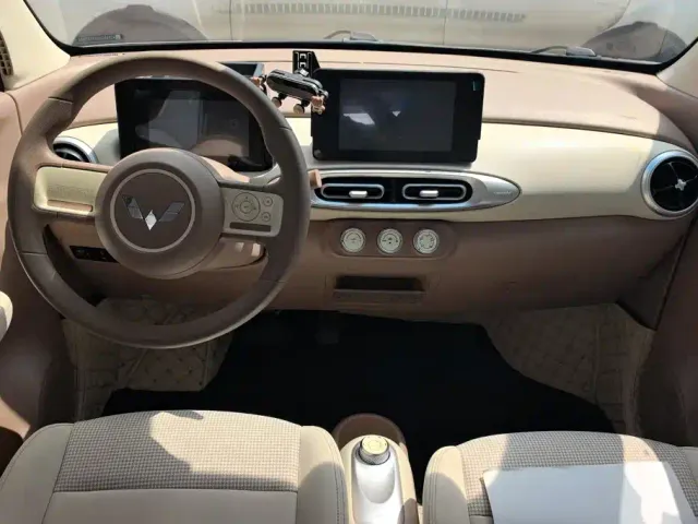 Wuling Hongguang Mini EV — Фото автомобиля 12