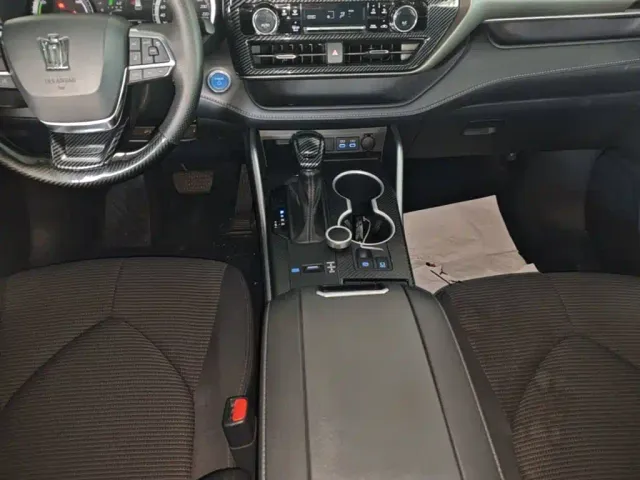 Toyota Crown Kluger — Фото автомобиля 13