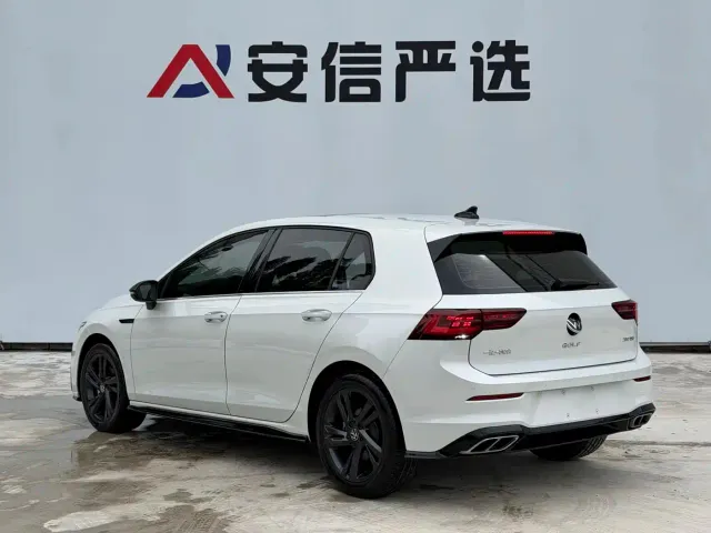 Volkswagen Golf — Фото автомобиля 4