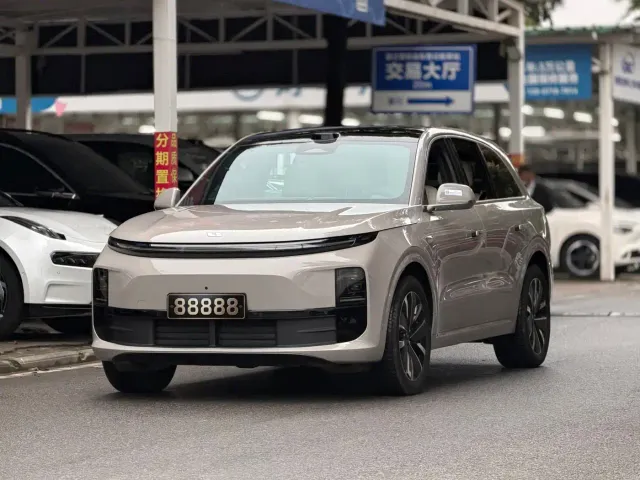 Фотография автомобиля — Li Auto L6