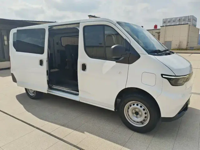 JMC E-Fushun — Фото автомобиля 3