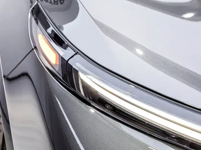 Li Auto L8 — Фото автомобиля 29