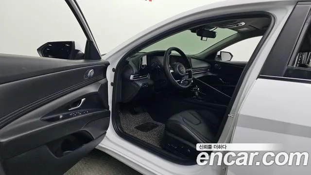 Hyundai AVANTE Avante (CN7) — Фото автомобиля 10