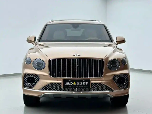 Bentley Bentayga — Фото автомобиля 2