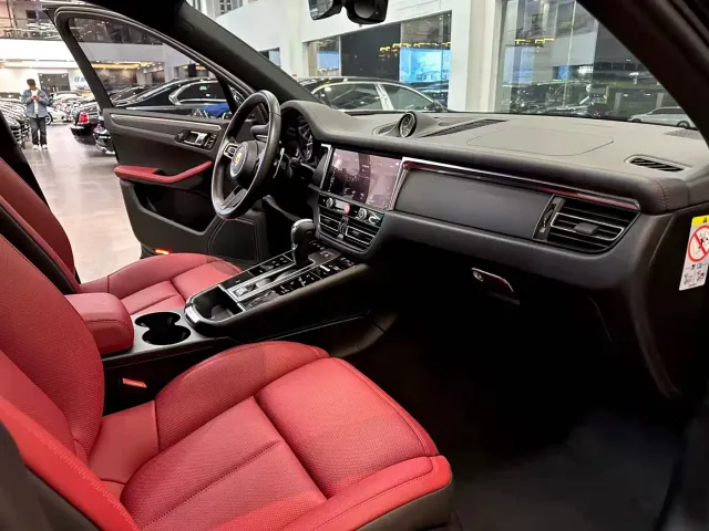 Porsche Macan — Фото автомобиля 9