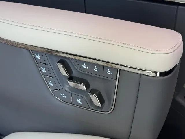 ZEEKR Zeekr 009 2024 7-Seat Aisle AWD Version 108kWh — Фото автомобиля 20