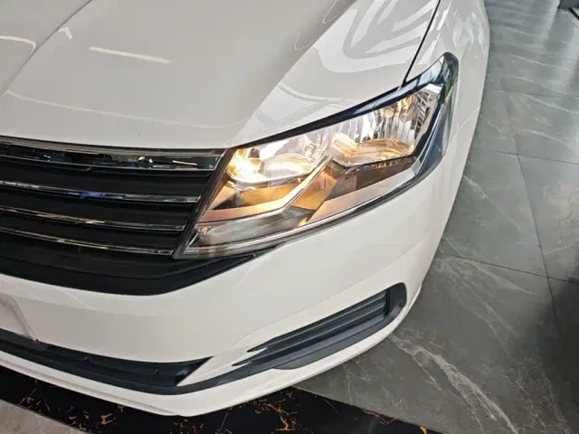 Volkswagen Lavida — Фото автомобиля 23