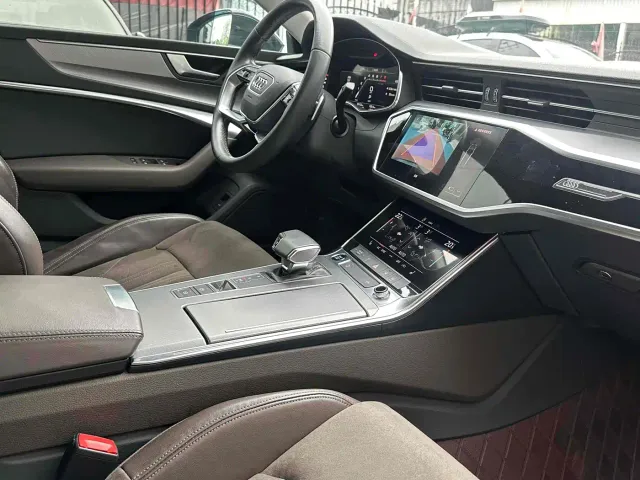 Audi A7L — Фото автомобиля 7