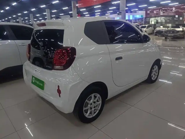 Roewe Clever — Фото автомобиля 6