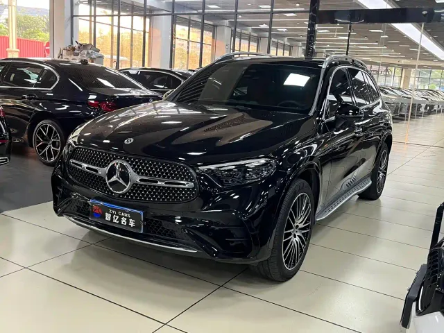 Фотография автомобиля — Mercedes-Benz GLC-Class