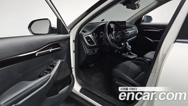 Kia Seltos — Фото автомобиля 14
