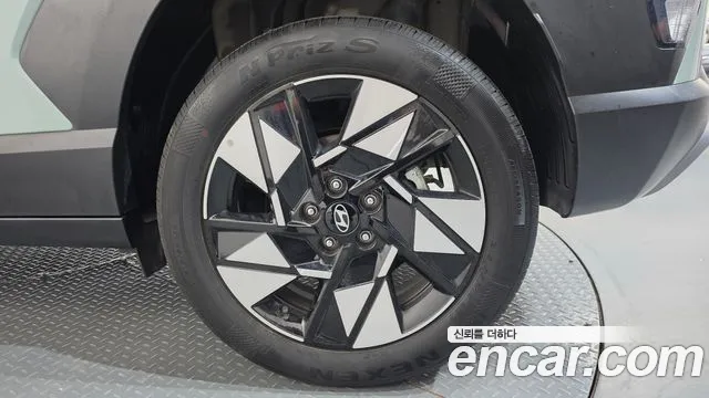 Hyundai Kona — Фото автомобиля 6