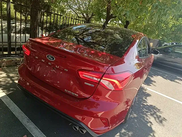 Ford Focus — Фото автомобиля 6