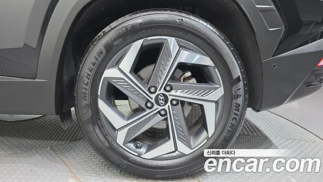Hyundai Tucson Tucson (NX4) Дизель 2.0 4WD — Фото автомобиля 21