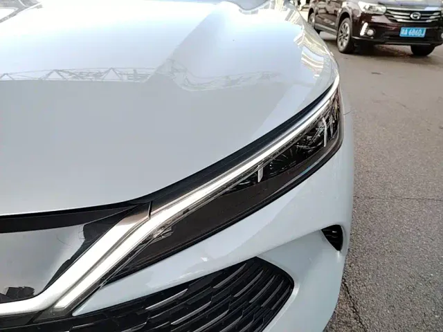 BYD Qin L — Фото автомобиля 23
