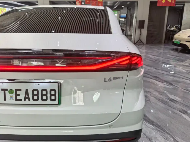 Geely Galaxy L6 — Фото автомобиля 24